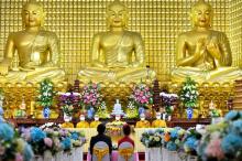 Lễ hằng thuận của chú rể Đình Lợi và cô dâu Hiếu Hòa tại điện Phật chùa Giác Ngộ