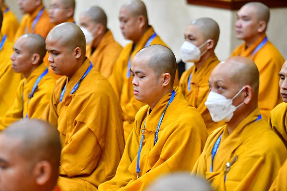 Quỹ Đạo Phật Ngày Nay trang nghiêm cúng dường chư Tăng quận 10 nhân lễ bố-tát tại Chùa Giác Ngộ