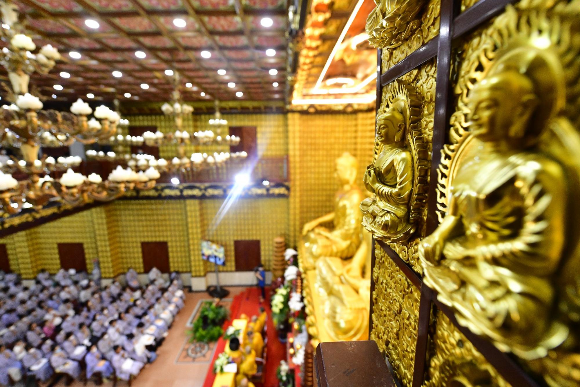 Hơn 500 hành giả sáng suốt chọn đức Phật làm bậc thầy tâm linh tại Chùa Giác Ngộ
