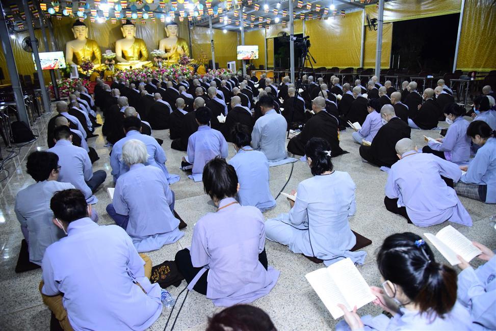 Chùa Quan Âm Đông Hải: Gần 190 hành giả tham dự thời khóa sám hối hồng danh
