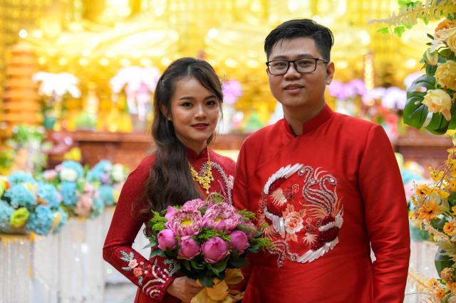 Rộn ràng đám cưới đầu năm 2022 tại chùa Giác Ngộ
