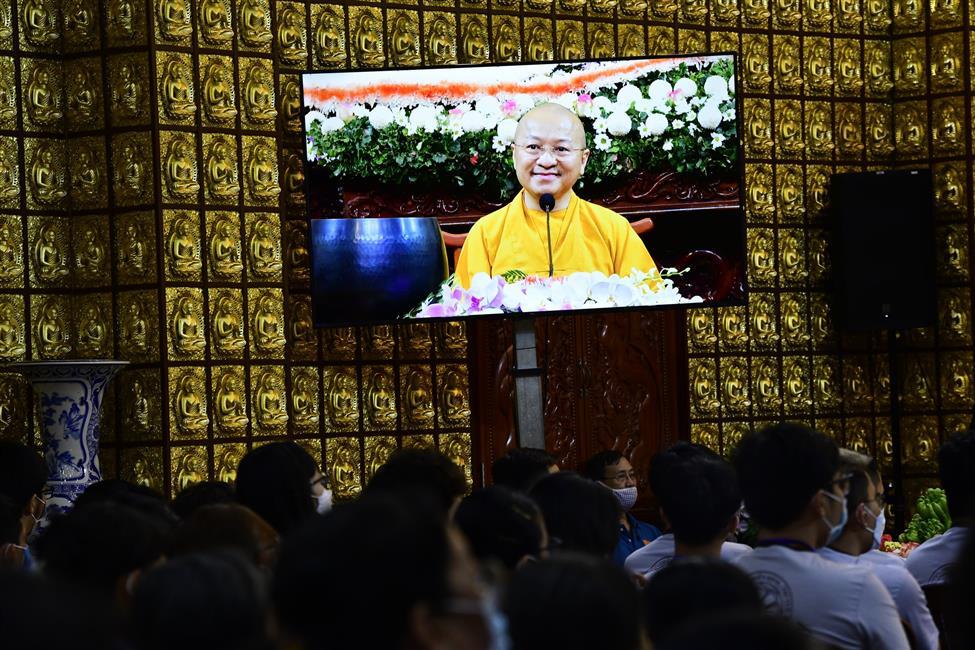 Khóa tu Tuổi Trẻ Hướng Phật: Đừng để tiền làm chúng ta khổ