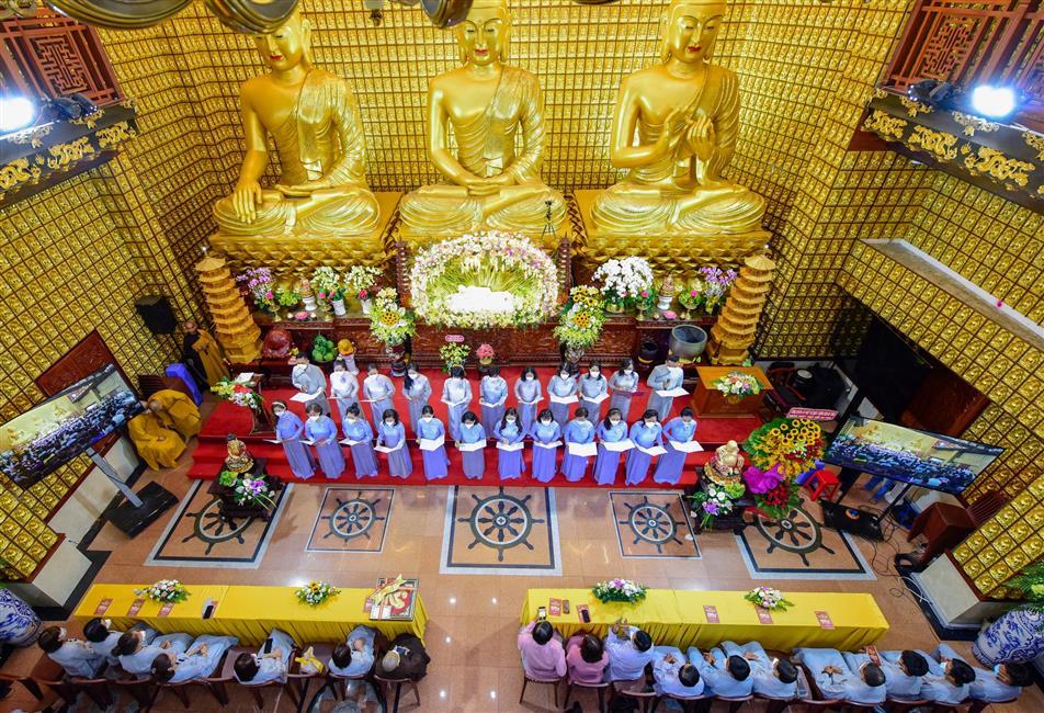 Đại lễ tưởng niệm đức Phật nhập Niết-bàn và mừng Ngày Tiếp nối lần thứ 54 của Sư phụ Thích Nhật Từ