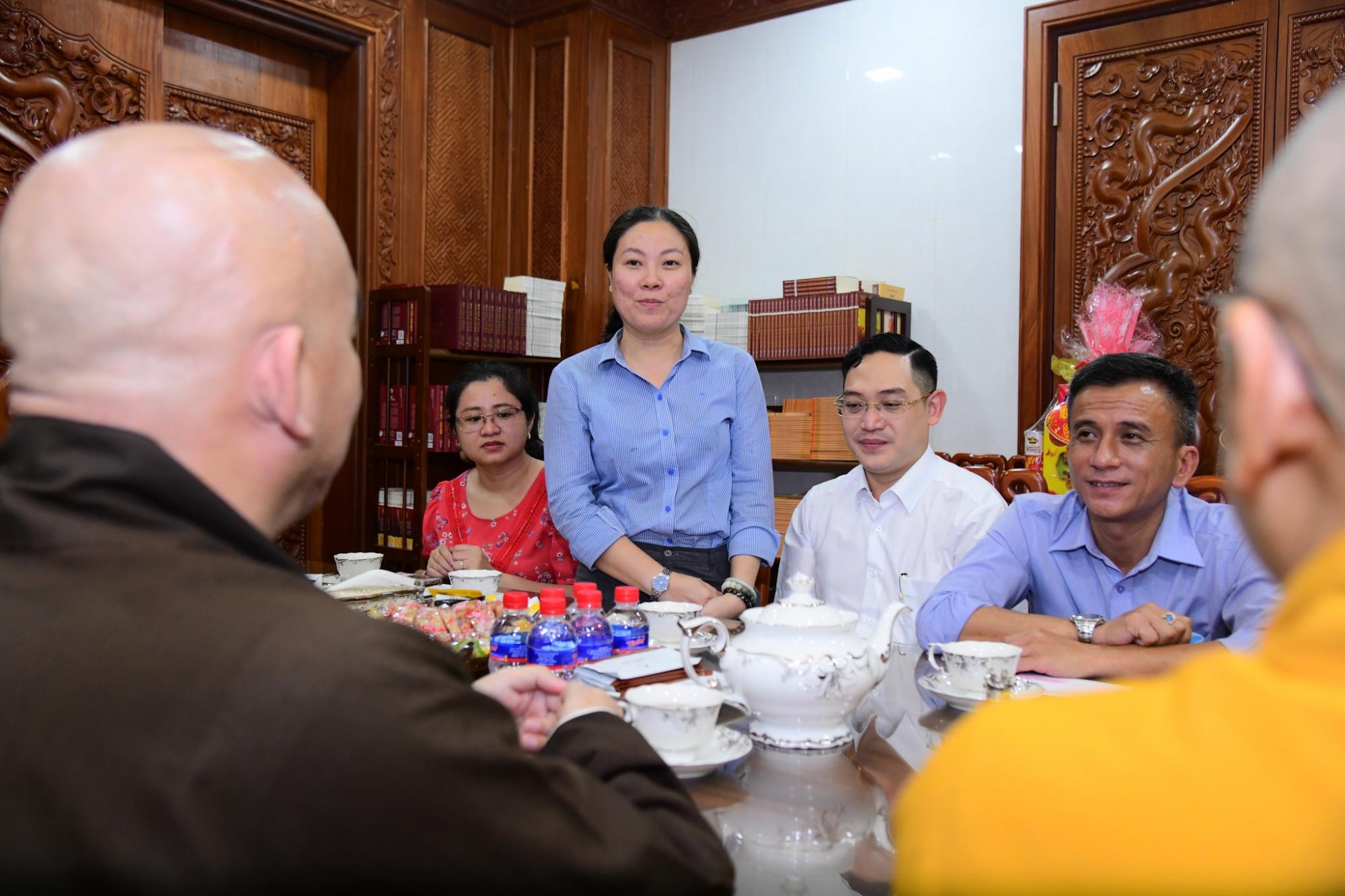 Đoàn Mặt trận tổ quốc Thành phố Hồ Chí Minh thăm và chúc Tết chùa Giác Ngộ