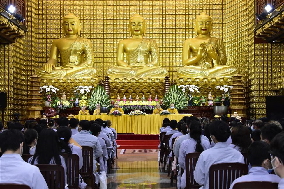 Chùa Giác Ngộ: Gần 650 người tham dự lễ làm con Phật (đợt tháng 4/2022)