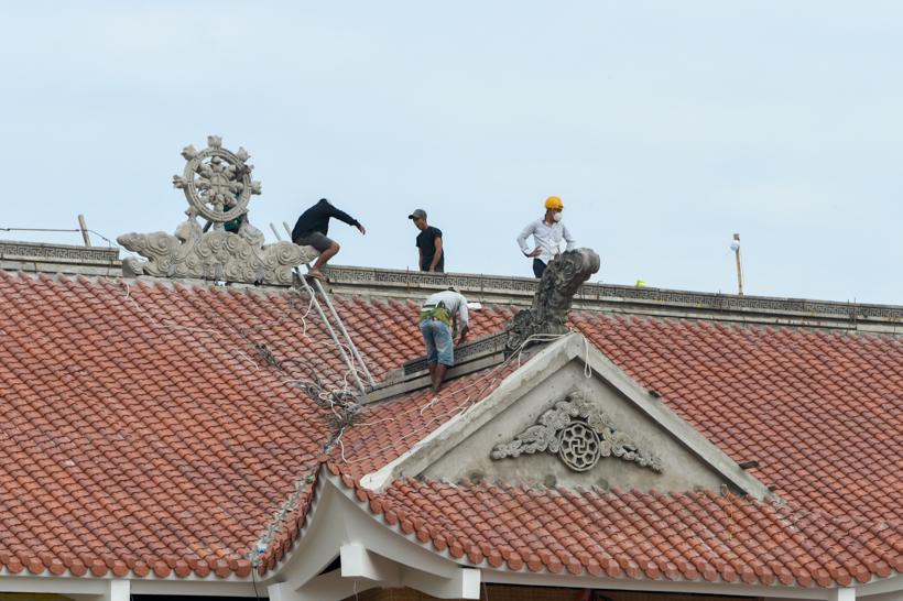 Chùm ảnh: Không khí chuẩn bị lễ khánh thành tòa Tăng xá chùa Quan Âm Đông Hải
