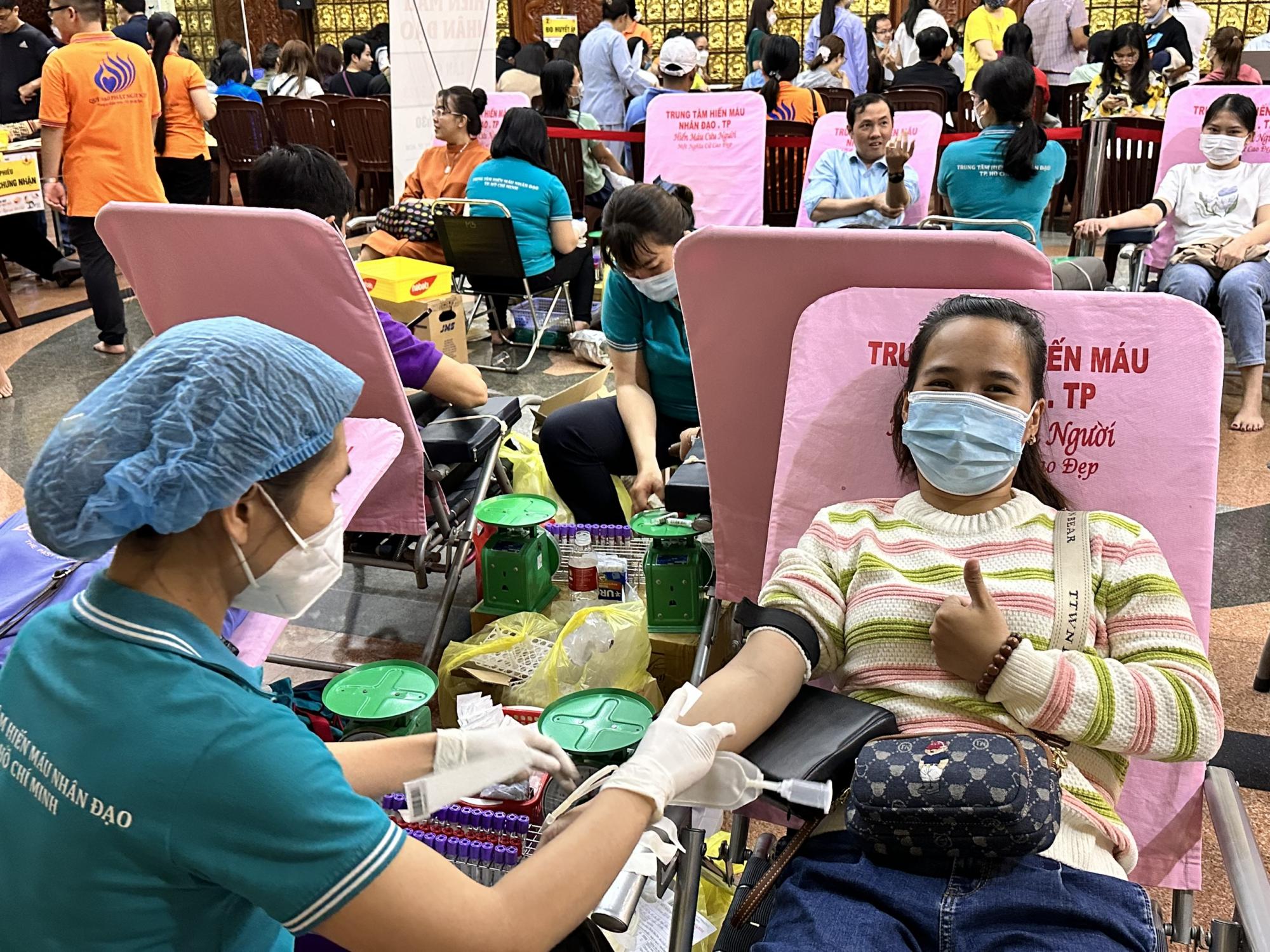 Hiên máu nhân đạo lần thứ 68: Gần 300 đơn vị máu được hiến tặng