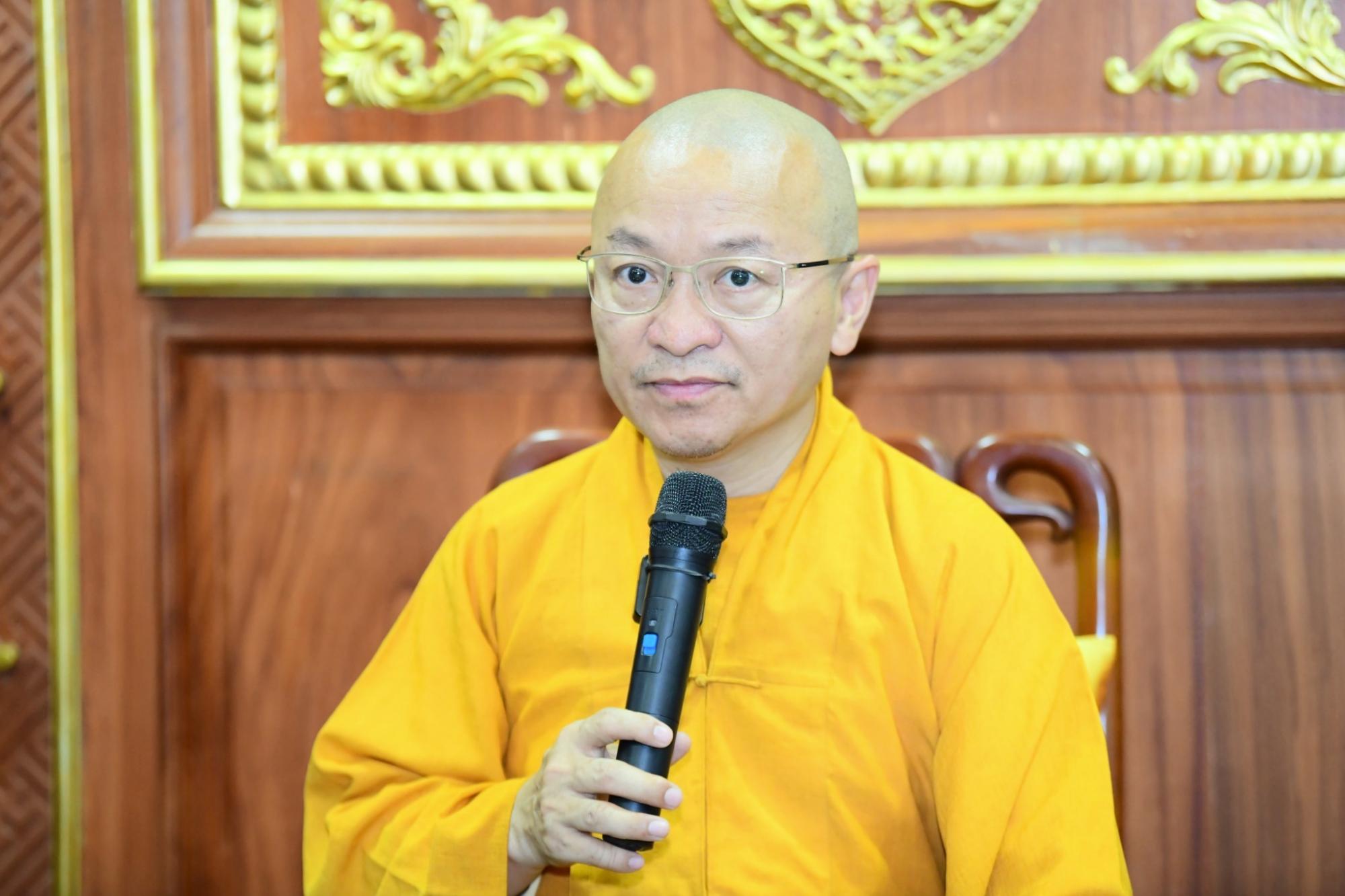 Đạo tràng Tâm Sen (Hà Nội) thăm chùa Giác Ngộ (quận 10, TP.HCM)