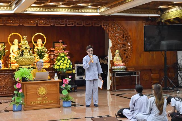 TP.HCM: Gần 500 bạn trẻ tham dự khóa tu tại chùa Giác Ngộ