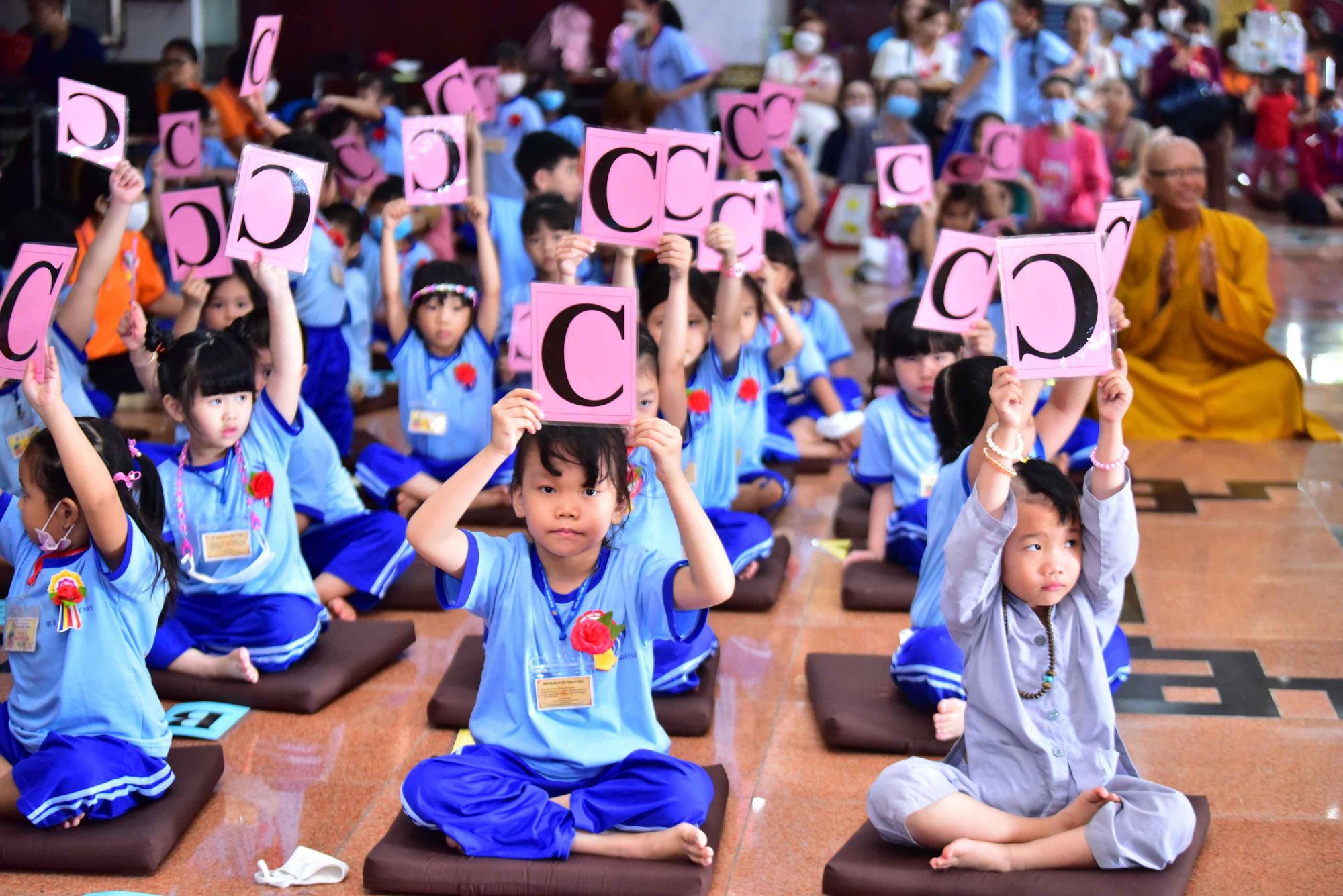 Lợi ích của việc cho trẻ em đến chùa tu học Phật