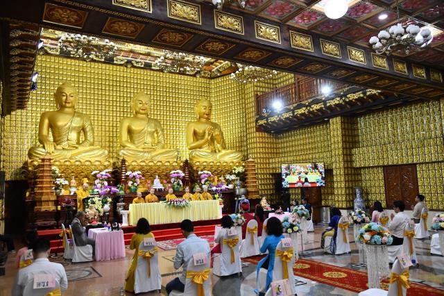 Thắt tình vợ chồng - kết nghĩa phu thê tại điện Phật chùa Giác Ngộ