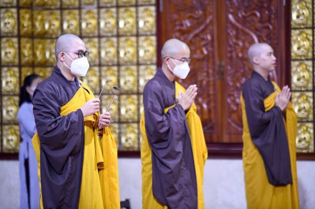 Tội từ tâm khởi, đem tâm sám hối: Lễ sám hối 14 tháng 10 Tân Sửu tại chùa Giác Ngộ