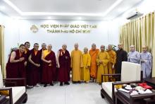 Dòng truyền thừa Drikung Kagyu tiếp kiến đức Quyền Pháp chủ GHPGVN và thăm Học viện PGVN tại Tp. HCM