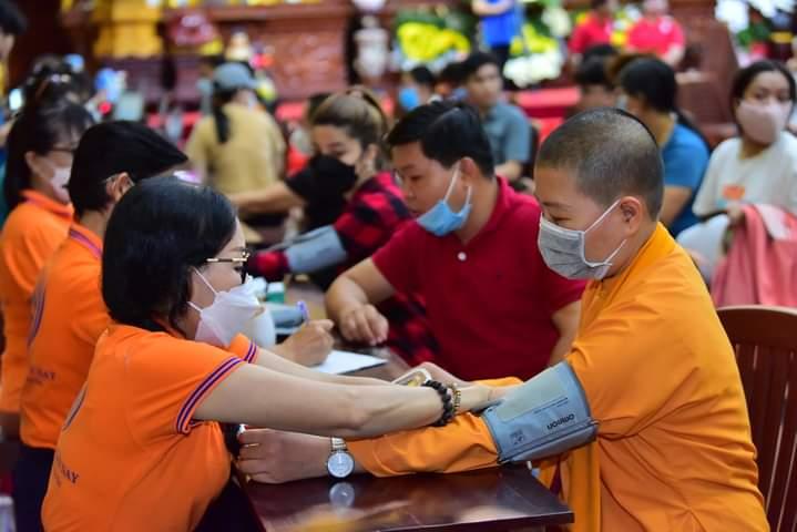 Hiến máu nhân đạo tại chùa Giác Ngộ - góp giọt máu hồng cho xã hội