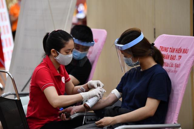 Hơn 1.000 người tham gia hiến máu nhân đạo vào 2 ngày cuối tuần tại chùa Giác Ngộ