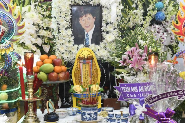 Chùa Giác Ngộ viếng tang ông Trịnh Ngọc Ánh