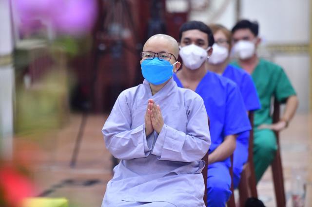 Tri ân quý tình nguyện viên Phật giáo hỗ trợ tuyến đầu chống dịch