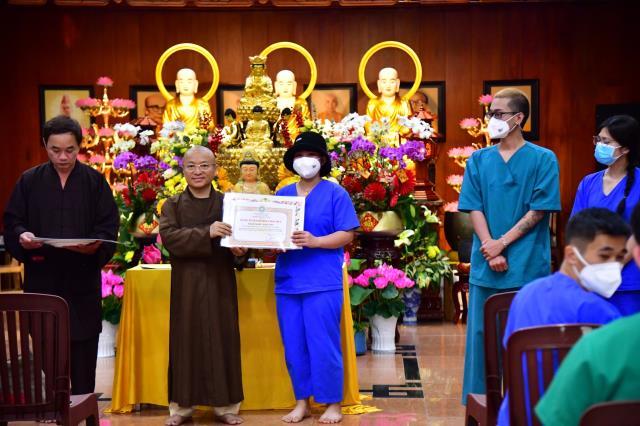 Tri ân quý tình nguyện viên Phật giáo hỗ trợ tuyến đầu chống dịch