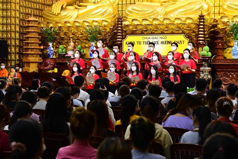 Ét ô ét: Hàng trăm Gen Z "bật chế độ" về chùa Giác Ngộ sinh hoạt
