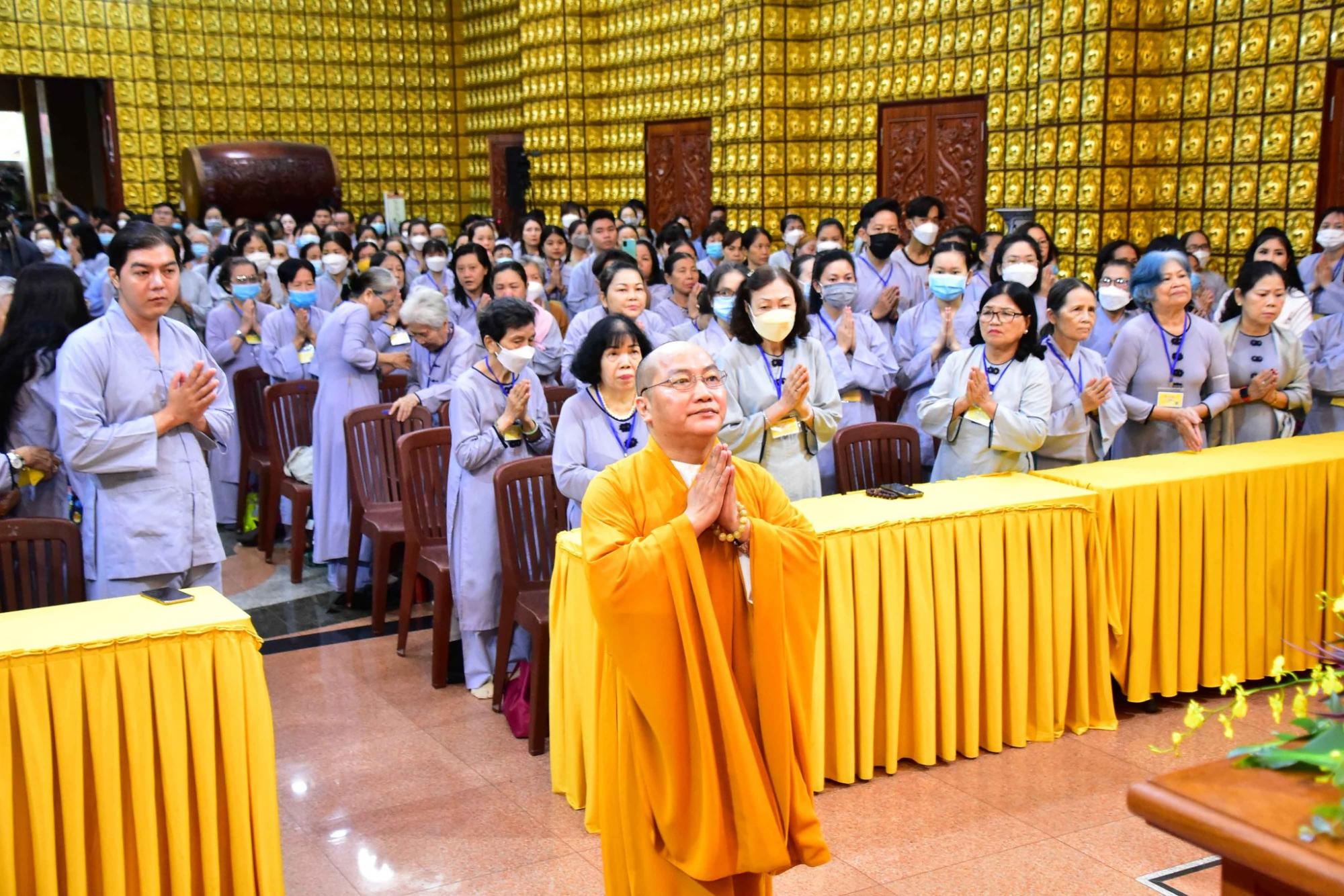Mang trí tuệ của đạo Phật quán chiếu thế gian