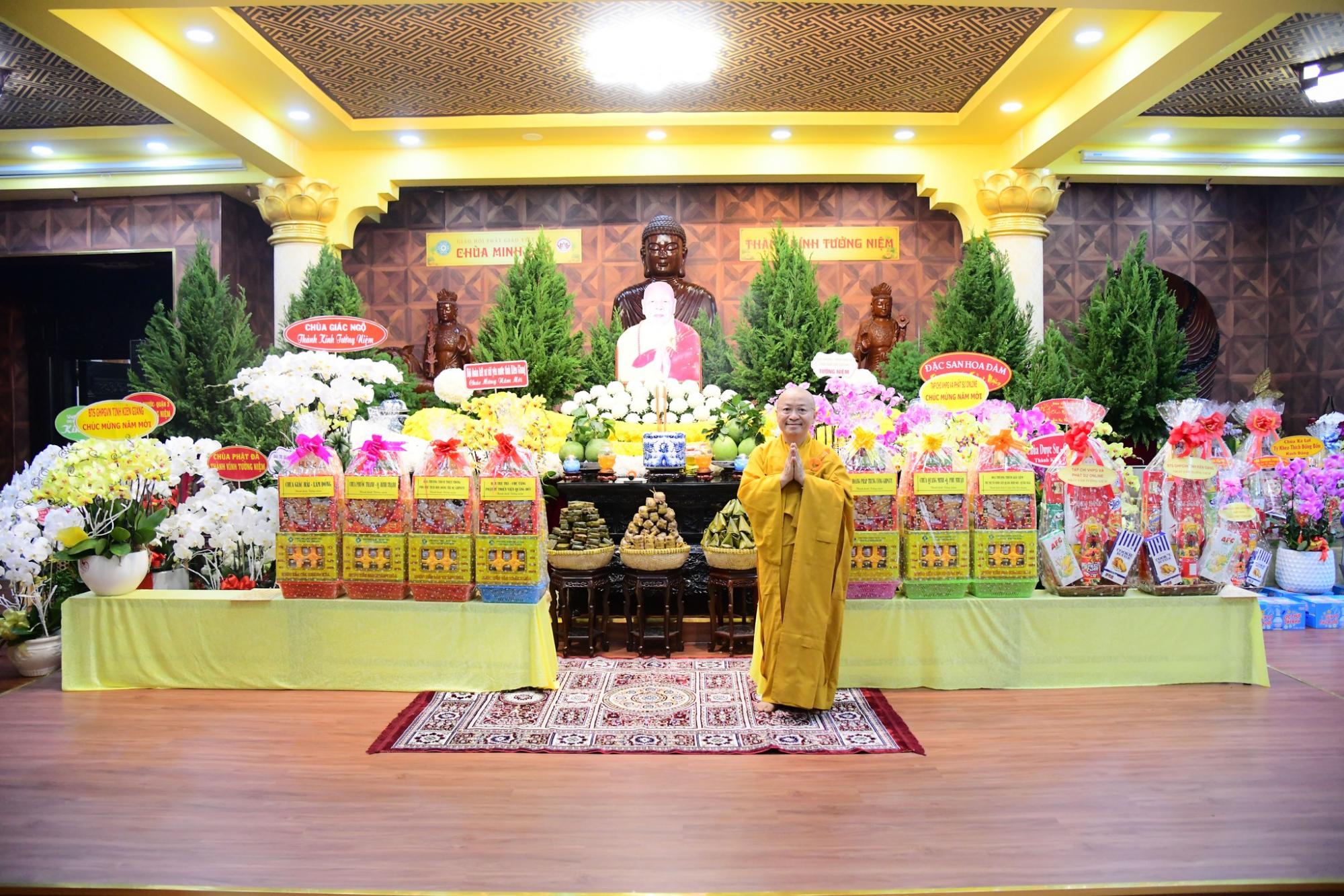 Thượng tọa Thích Nhật Từ dự lễ tưởng niệm Hòa thượng Thích Thiện Từ tại chùa Minh Đạo