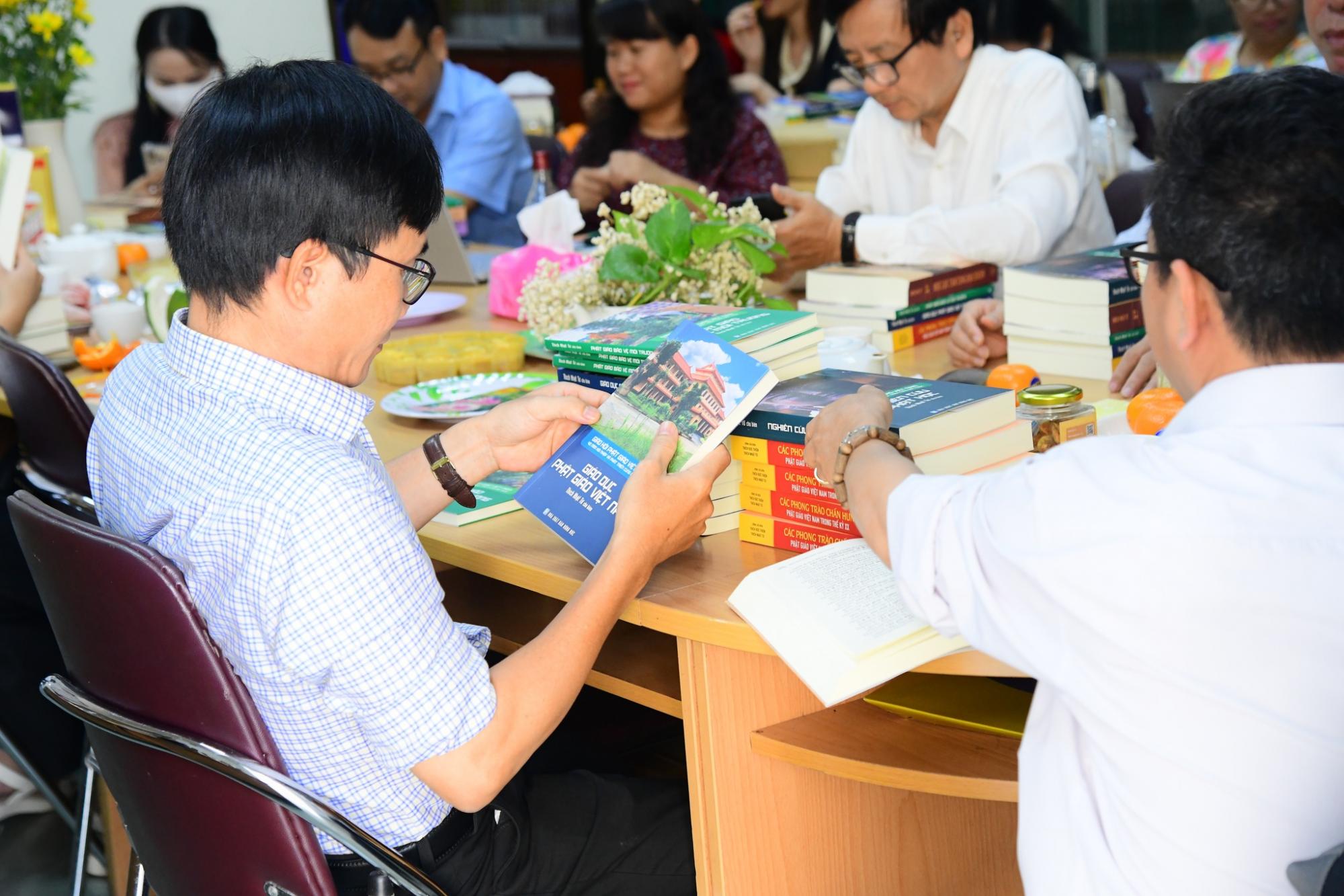 Dự án hợp tác về văn học Phật giáo Việt Nam