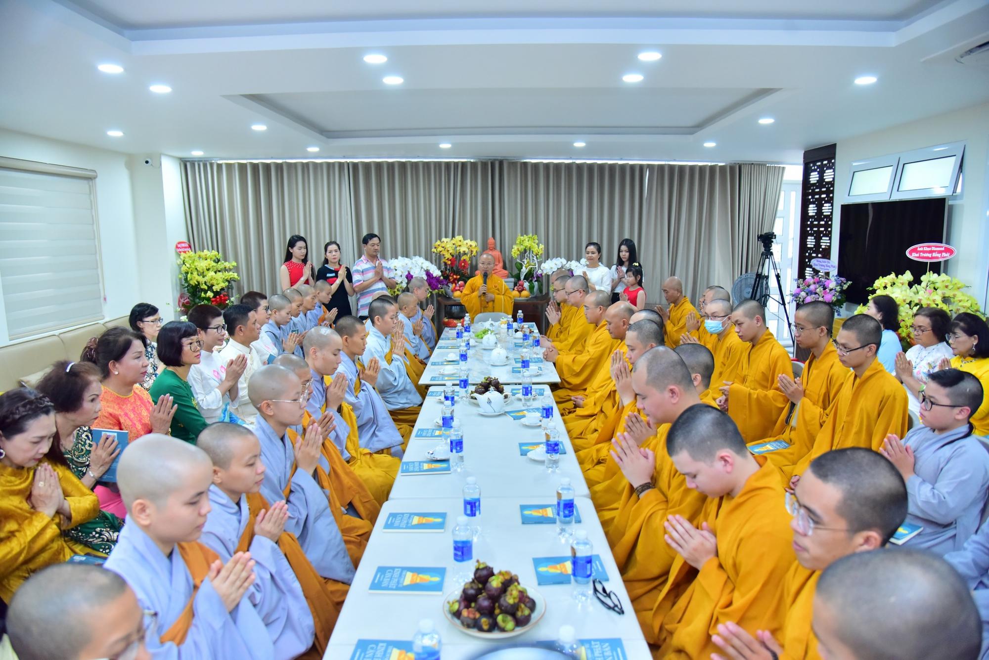 Tăng đoàn chùa Giác Ngộ an vị Phật hộ trì gia đình Phật tử