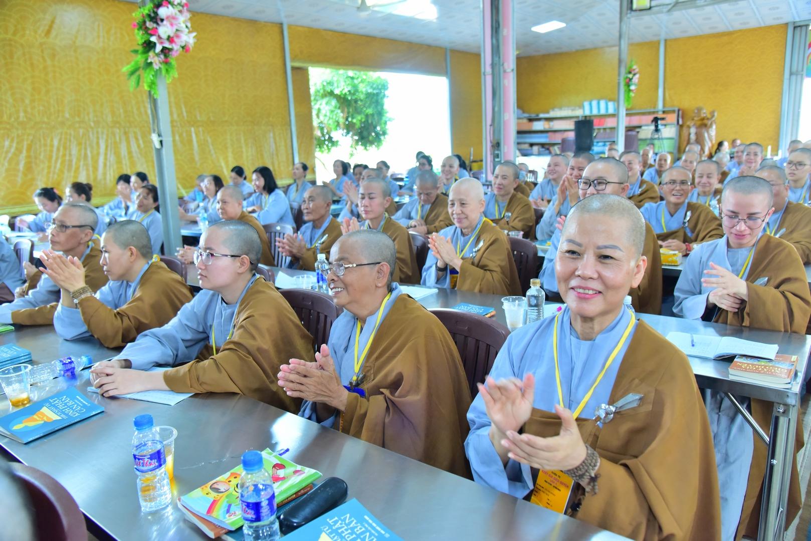 Đại chúng khóa tu Xuất gia gieo duyên làn 4 vấn đáp Phật pháp