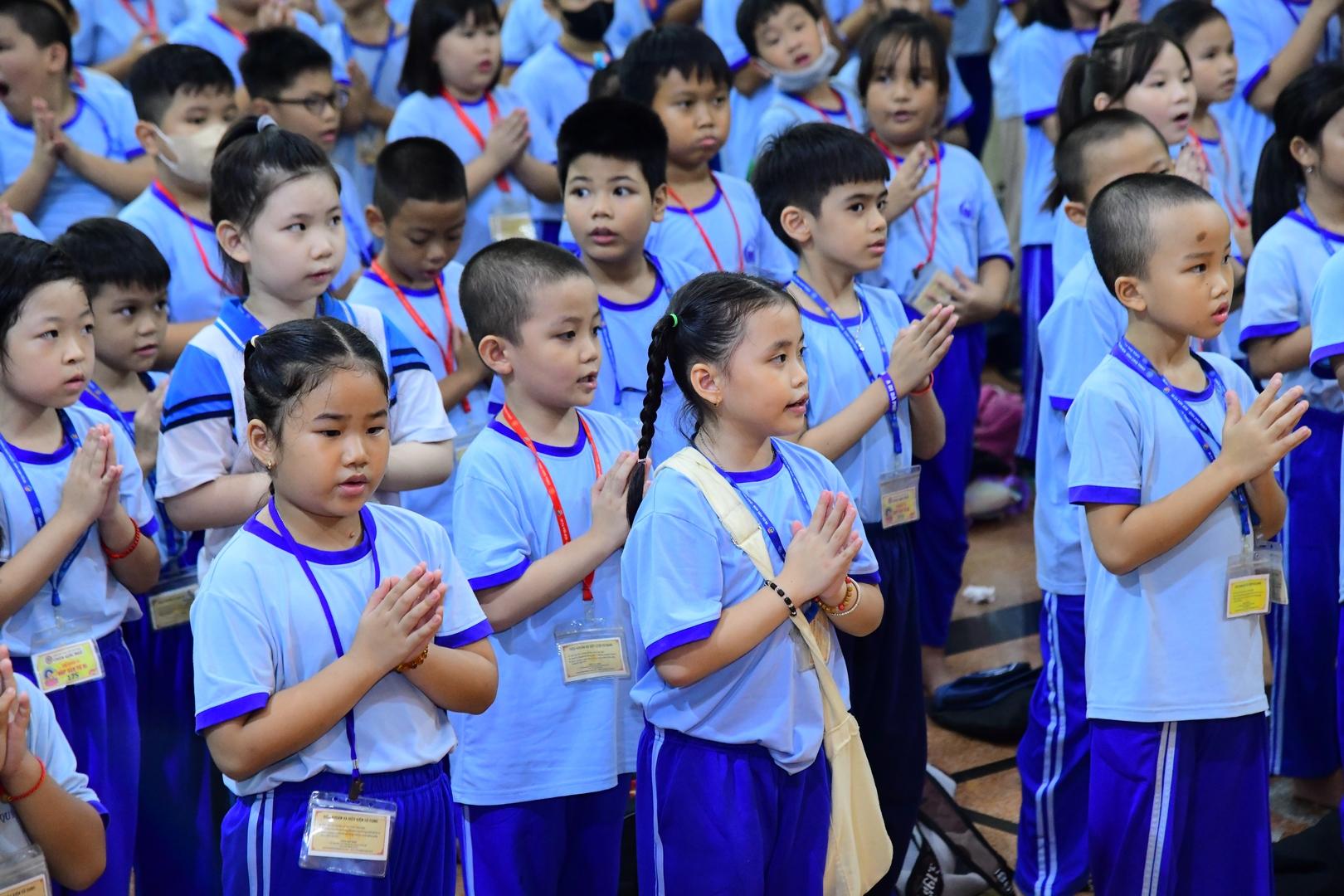 Chùa Giác Ngộ vang tiếng chuông từ bi, chào đón hơn 300 em nhỏ tham gia Khóa tu Búp sen