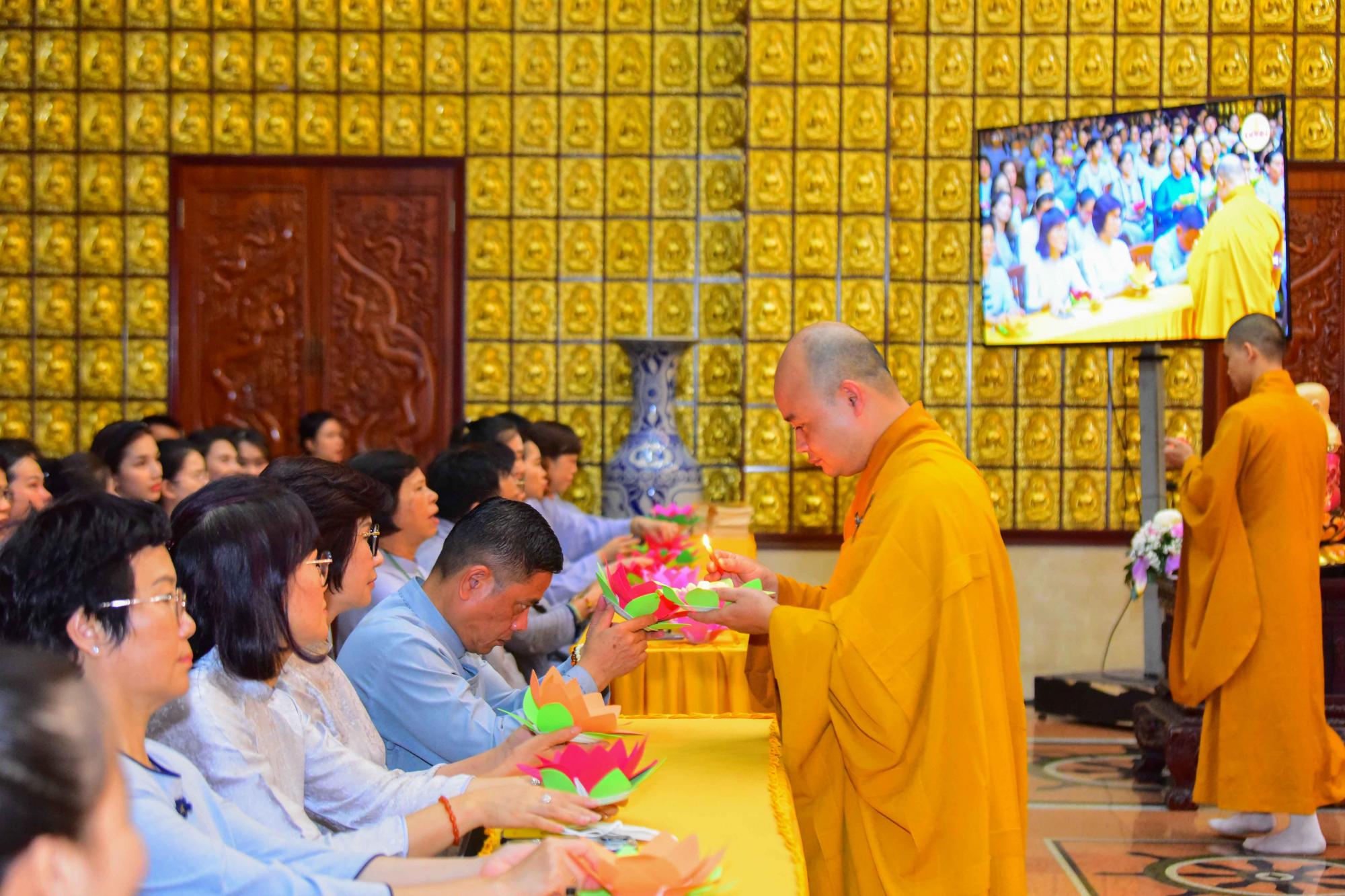 Khoá lễ tưởng niệm ngày Đức Phật thành đạo tại chùa Giác Ngộ (Quận 10 Thành Phố Hồ Chí Minh) 