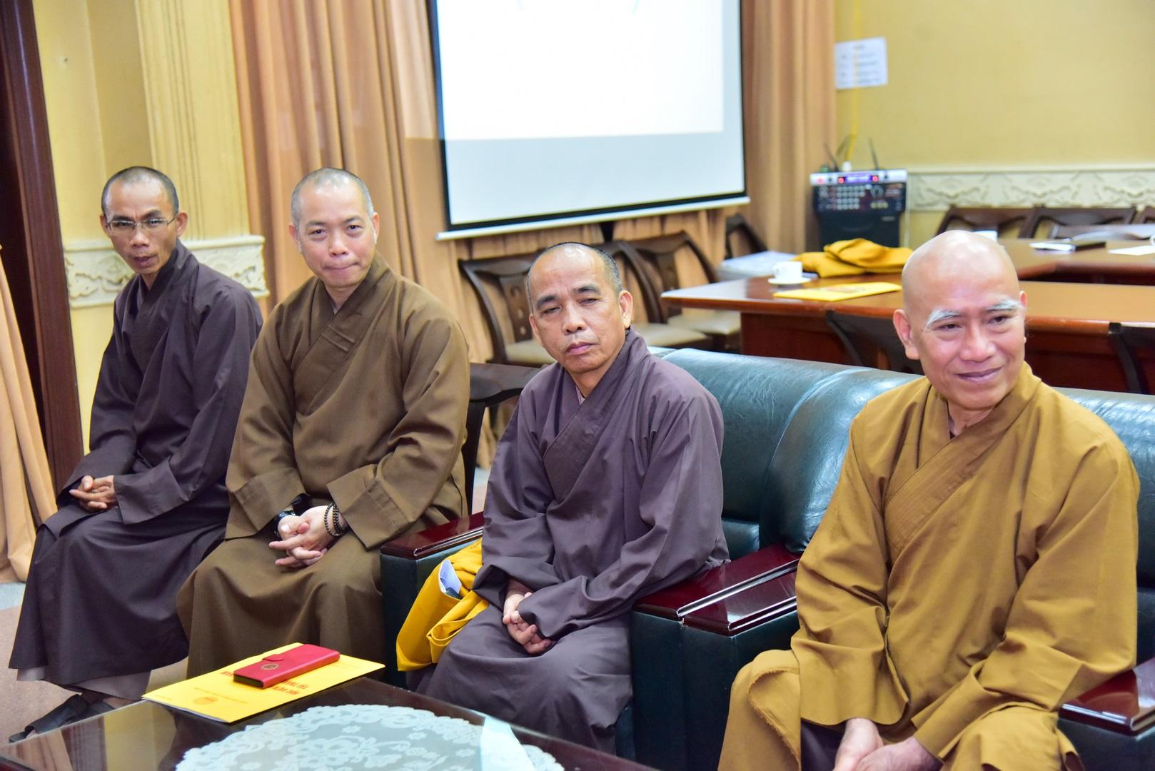  Phòng An ninh nội địa, Công an TP.HCM đã đến thăm, chúc mừng Phật đản Hội đồng Điều hành Học viện PGVN tại TP.HCM