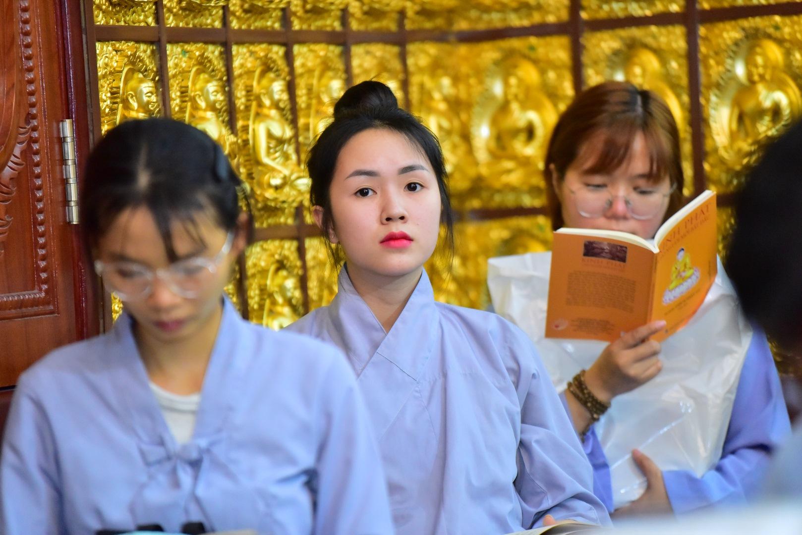Gần 740 thiện nam tín nữ được quy y Tam bảo tại chùa Giác Ngộ