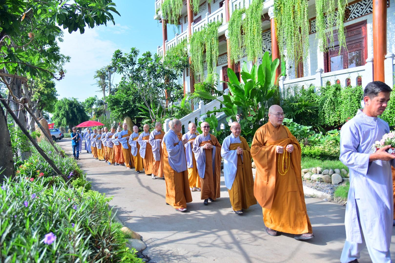Tu viện Long Hưng (TP.HCM) trang nghiêm tổ chức nhiều hoạt động chào mừng Phật đản lần thứ 2647